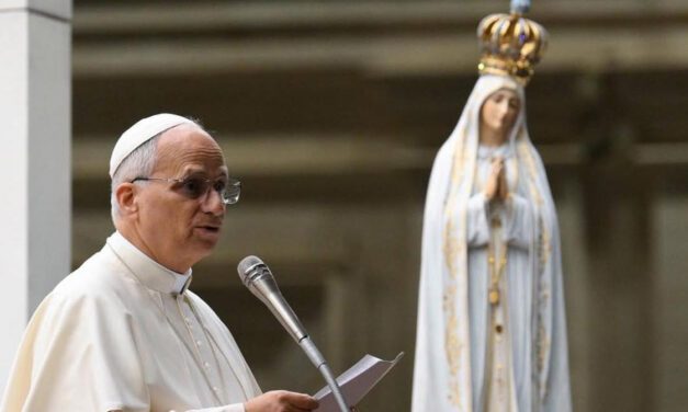 El Santo Rosario por la Paz une al mundo desde el Vaticano